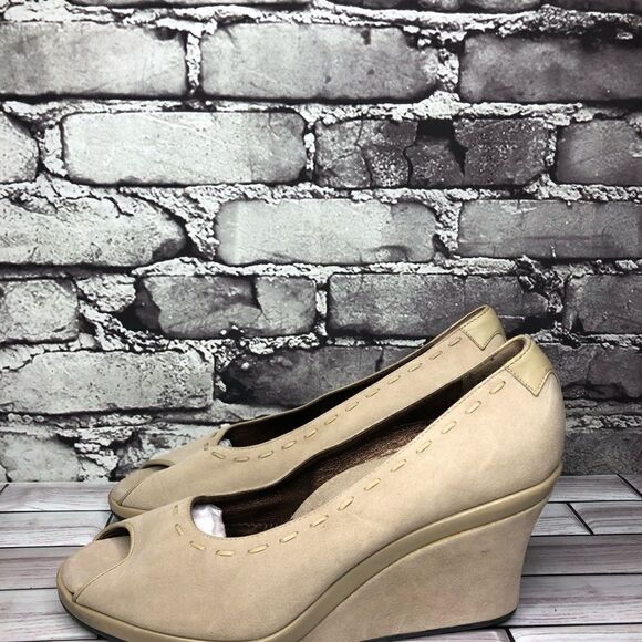 Taryn Rose Beige Suede Leather Peep Toe High Wedges Women Sz 39EU/8.5M US - Picture 9 of 16